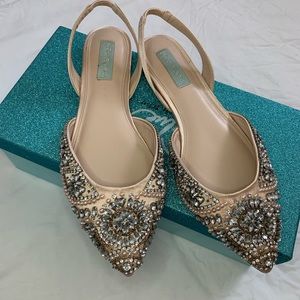 Size 8.5 Blue by Betsy Johnson Champagne Satin Molly Pointed Toe Flat